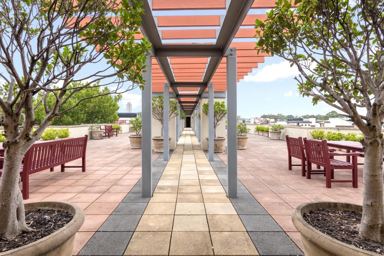 Nesuto Chippendale Aparthotel Sydney Exterior photo